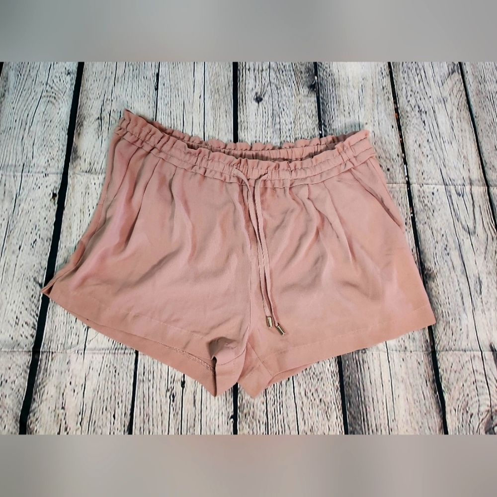 Lulu's pink shorts